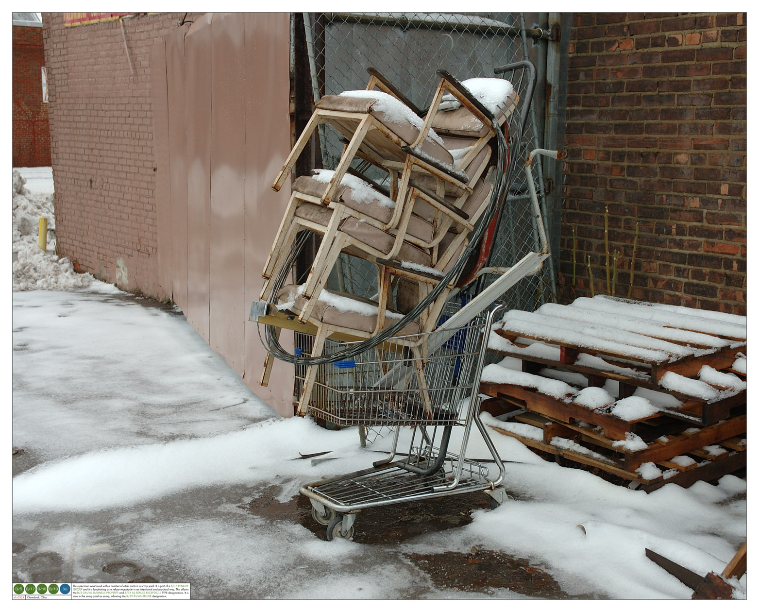 05_-_chaises.jpg