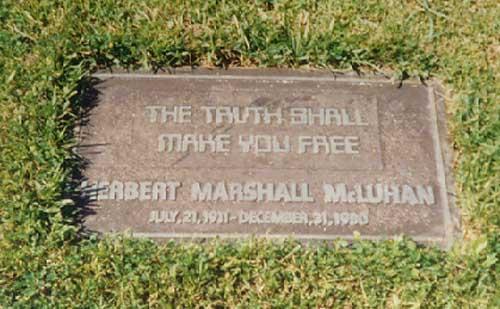 McLuhan, Eric. Année inconnue. «Herbert Marshall McLuhan Grave» 