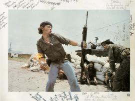 Meiselas, Susan. 1991. Nicaragua. «Sandinistas at the Walls of the Esteli National Guard Headquarters».