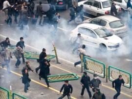 Fig. 5: Unknown photographer. December 27th 2009.  «Violent clashes»